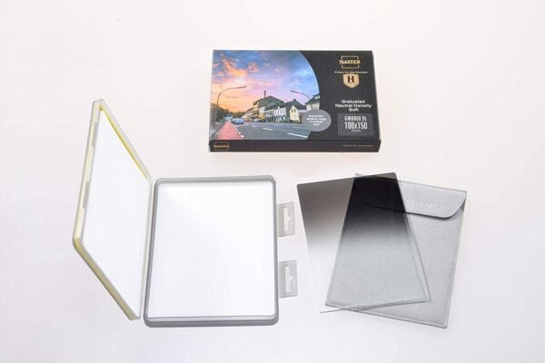 Benro GND8 0.9 MASTER Soft-edged Graduated ND filter - Camera and Gears